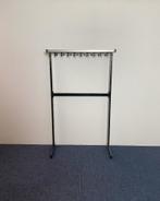 Garderoberek, zwart/aluminium, H 170 x B 100 x D 35 cm.