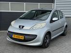 Peugeot 107 1.0-12V Airco Elektr ramen nieuwe apk, Voorwielaandrijving, Stof, Gebruikt, 4 stoelen
