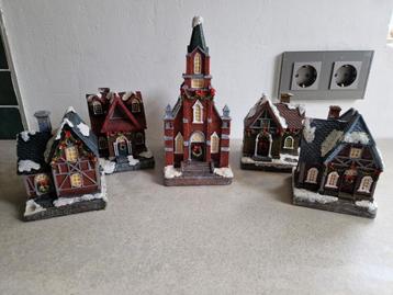 Kersthuisjes kerk + 4 huizen beschikbaar voor biedingen