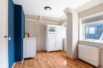 Super nette kinderkamer, bed, commode en kast beschikbaar voor biedingen