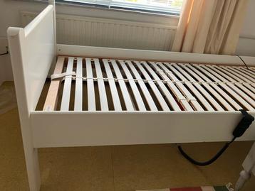Bed 90 x 200 cm electrisch beschikbaar voor biedingen