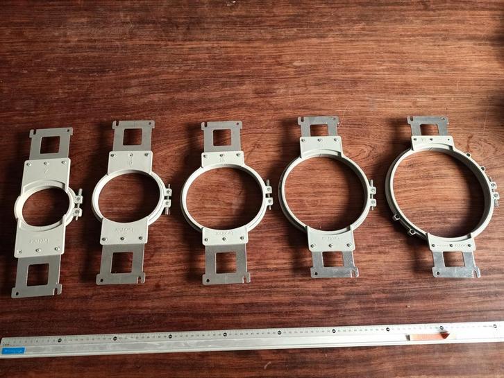 Brother Borduurringen - Verschillende Maten, Hobby en Vrije tijd, Borduren en Borduurmachines, Gebruikt, Onderdeel of Toebehoren