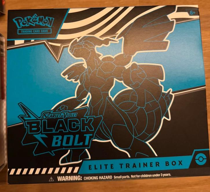 Pokemon Elite Trainer Box, Hobby en Vrije tijd, Verzamelkaartspellen | Overige, Nieuw, Overige typen, Ophalen of Verzenden