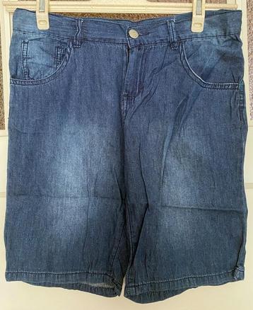 Jongens korte broekje, t-shirt, pyjamabroekje, trui, 158-164 beschikbaar voor biedingen