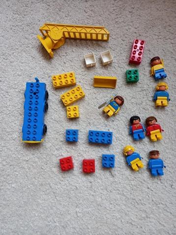 7 Duplo poppetjes en wat losse onderdelen beschikbaar voor biedingen