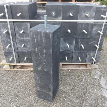 Nieuwe betonpoeren 15x15x60cm. Uit voorraad leverbaar! beschikbaar voor biedingen