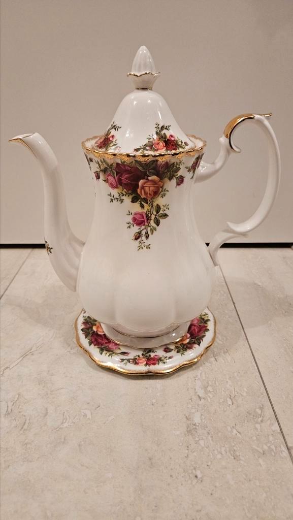 Royal Albert Old Country Roses koffiekan, Antiek en Kunst, Antiek | Servies los, Ophalen of Verzenden