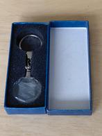 Glazen sleutelhanger S.C. Heerenveen in een doosje., Verzamelen, Ophalen of Verzenden, Zo goed als nieuw, Overige binnenlandse clubs