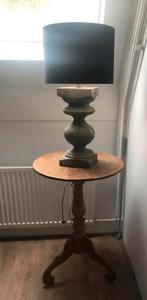 Balusterlamp met zwarte kap./ houten balusterlamp, Zo goed als nieuw, Hout, 50 tot 75 cm, Ophalen