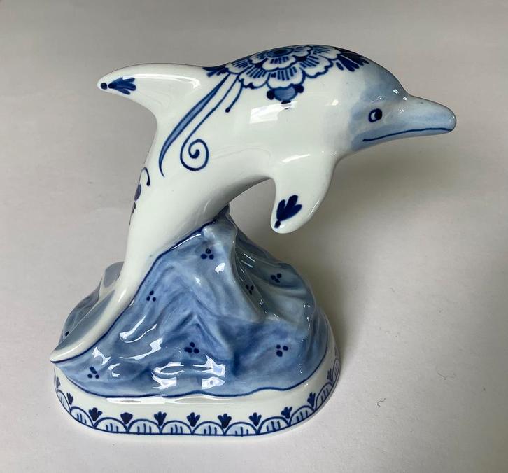 Dolfijn, Royal Delft, Porceleyne Fles, handbeschilderd, Verzamelen, Beelden en Beeldjes, Nieuw, Dier, Ophalen of Verzenden