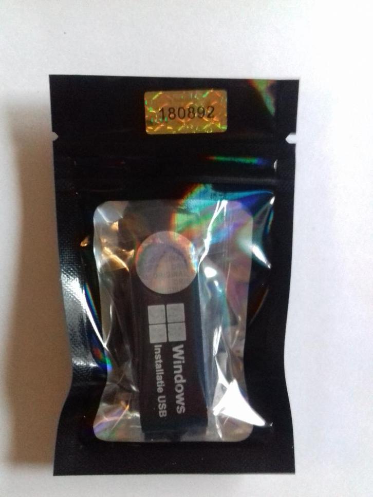 Windows 11 Pro installatie USB zonder hardware controle., Computers en Software, Besturingssoftware, Nieuw, Windows, Ophalen of Verzenden