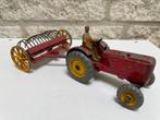 Dinky toys massey harris tractor en hayrake 1, Ophalen of Verzenden