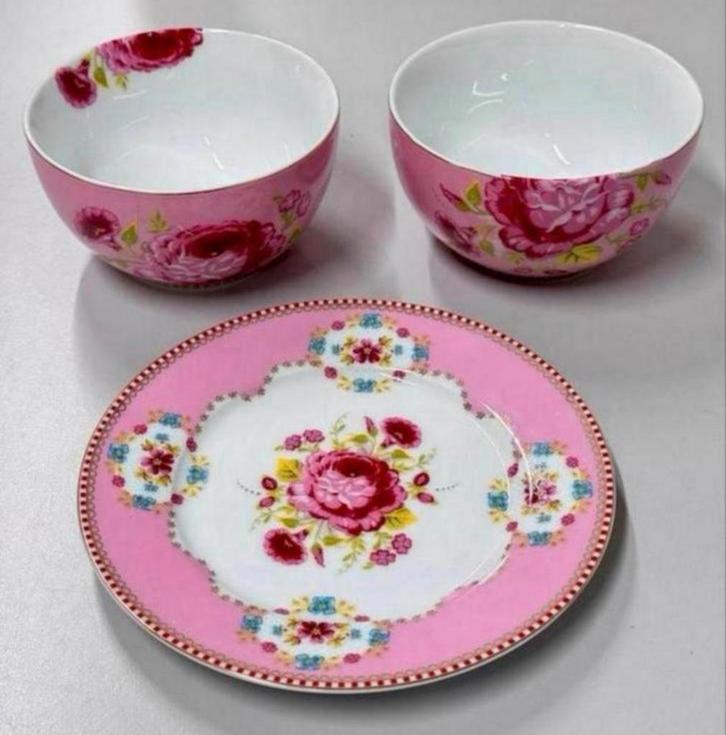 Pip Studio Pink "Ribbon Rose" 2 kom 2 schaal + schotel bord, Huis en Inrichting, Keuken | Servies, Nieuw, Kom(men), Overige stijlen