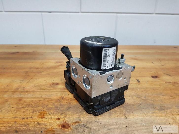 Volvo S60 V60 XC60 2009 - 2013 abs pomp P31329137 €50, Auto-onderdelen, Remmen en Aandrijving, Volvo, Gebruikt, Ophalen of Verzenden