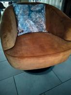 Draaistoel cognac kleurig met sierkussen, Huis en Inrichting, Fauteuils, Ophalen, Minder dan 75 cm, 50 tot 75 cm