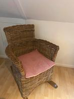 Rotan schommelstoel, Huis en Inrichting, Stoelen, Ophalen, Bruin, Riet of Rotan, Zo goed als nieuw
