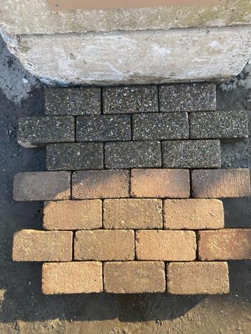 gebruikte beton klinkers bkk heide rood 9 dik beschikbaar voor biedingen