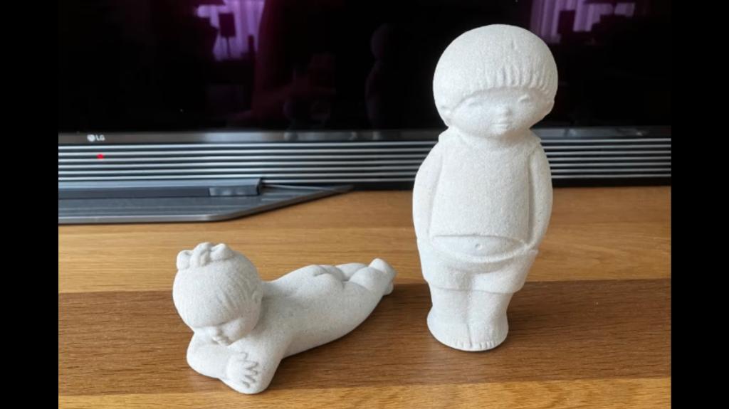 Stone art beeldjes jongen en meisje, Verzamelen, Beelden en Beeldjes, Ophalen of Verzenden, Zo goed als nieuw, Mens