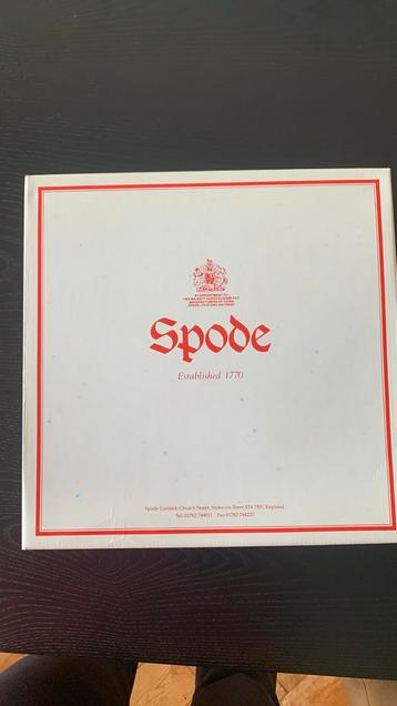 Etagere van Spode beschikbaar voor biedingen