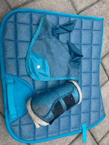 Blauw setje full dresuur beschikbaar voor biedingen