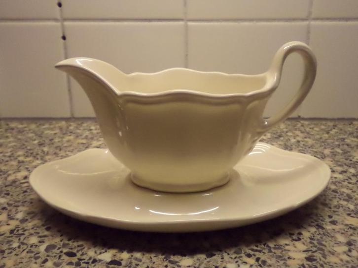 Wedgwood QUEEN'S PLAIN, juskom, sauskom met losse schotel, Huis en Inrichting, Keuken | Servies, Zo goed als nieuw, Kom(men), Wedgwood