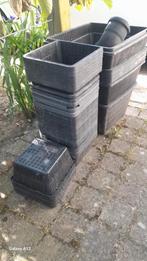 Heel veel vijver manden bakjes voor tuin en of vijver, Ophalen, Zo goed als nieuw