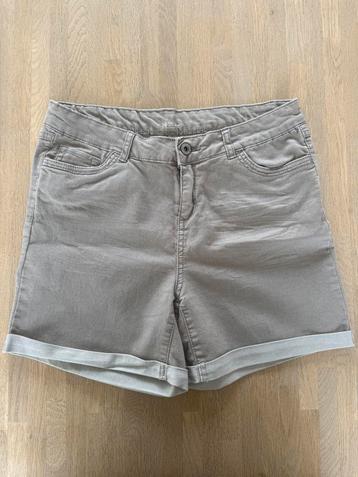 Korte beige dames broek van Bottom 1982. Mt.36. beschikbaar voor biedingen