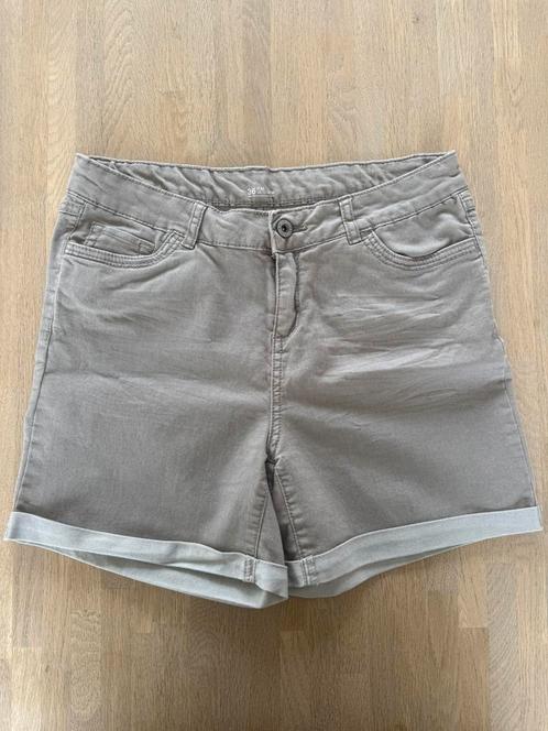 Korte beige dames broek van Bottom 1982. Mt.36., Kleding | Dames, Broeken en Pantalons, Zo goed als nieuw, Maat 36 (S), Beige