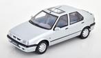 Renault 19 1994 Zilver 1-18 Triple 9 Collection, Hobby en Vrije tijd, Modelauto's | 1:18, Overige merken, Tschuiten@hotmail.com