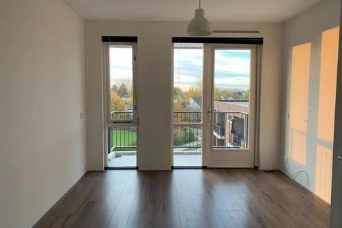 ##  Licht 3-kamer appartement met balkon –Almere Muziekwijk, Huis en Inrichting, Stoffering | Vloerbedekking, Ophalen of Verzenden