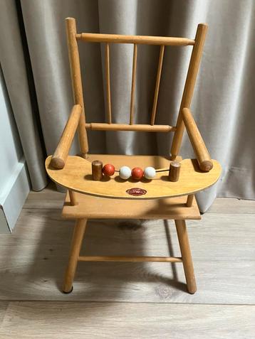 Poppenstoel vintage beschikbaar voor biedingen