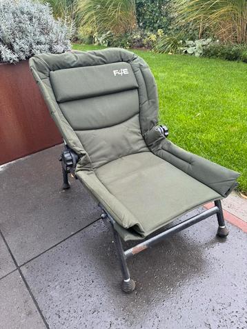 Verstelbare karperstoel van Fishing 4Ever beschikbaar voor biedingen