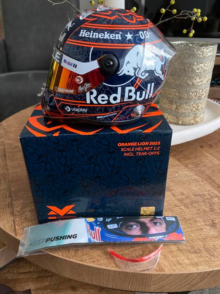 Max Verstappen Helm Orange Lion 2025 Schubert, Verzamelen, Automerken, Motoren en Formule 1, Nieuw, Formule 1, Ophalen of Verzenden