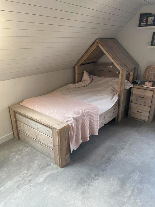 Super gaaf kinderbed van steigerhout met huisje incl matras, Kinderen en Baby's, Kinderkamer | Bedden, Zo goed als nieuw, 180 cm of meer