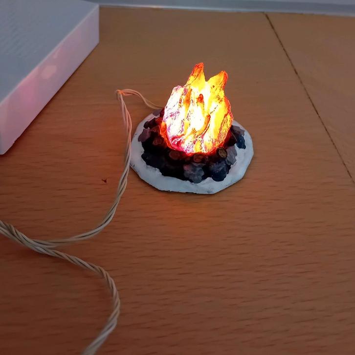 Lemax wakkerende camp fire, Lemax figuur Kerstdorp, Diversen, Kerst, Ophalen of Verzenden