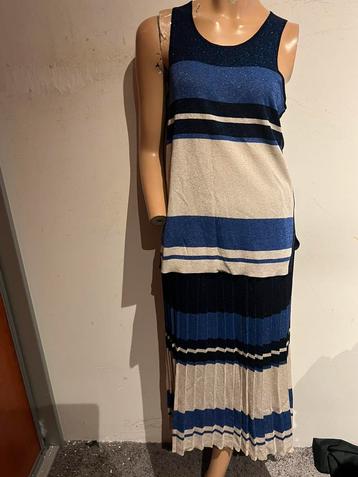 Twinset set top en rok maat xs origineel zgan beschikbaar voor biedingen