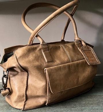Cowboysbag.  Grote leren schoudertas/luiertas.   beschikbaar voor biedingen
