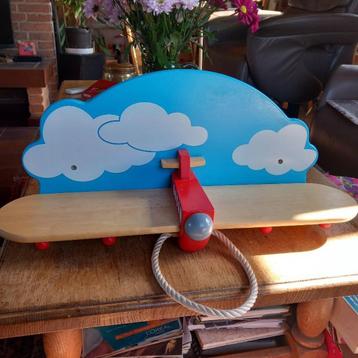 kinderkapstok, vliegtuig - hout  beschikbaar voor biedingen