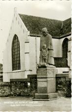 PM9 Katwijk aan Zee Oude Kerk met vissersmonument, Verzamelen, Ansichtkaarten | Nederland, Zuid-Holland, Verzenden