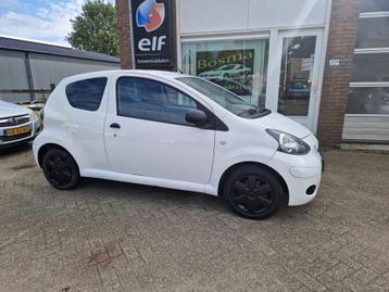 Toyota Aygo 1.0-12V ''Comfort " Stuurbekrachtiging - Apk 29- beschikbaar voor biedingen
