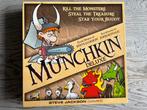 Munchkin Deluxe Bordspel - Engelstalig (zgan), Hobby en Vrije tijd, Gezelschapsspellen | Bordspellen, Ophalen of Verzenden, Zo goed als nieuw