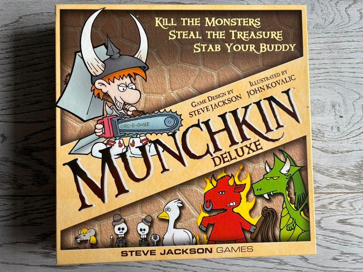 Munchkin Deluxe Bordspel - Engelstalig (zgan), Hobby en Vrije tijd, Gezelschapsspellen | Bordspellen, Zo goed als nieuw, Ophalen of Verzenden