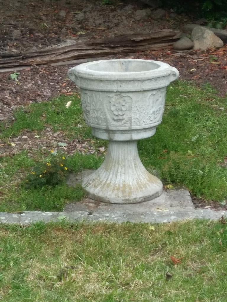 TUINVAAS gegoten beton, 2-ledig, 51 cm hoog inclusief voet, Tuin en Terras, Ophalen, Gebruikt