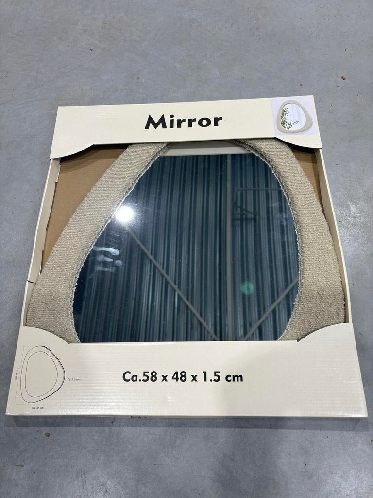 Spiegel met teddy rand - beige, Huis en Inrichting, Woonaccessoires | Spiegels, Geen, Nieuw, Ophalen of Verzenden, Minder dan 100 cm