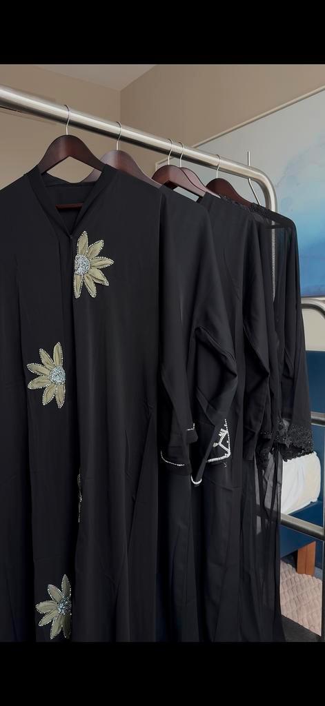 Elegante zwarte abaya, Kleding | Dames, Gelegenheidskleding, Zo goed als nieuw, Galajurk, Maat 38/40 (M), Zwart, Ophalen of Verzenden