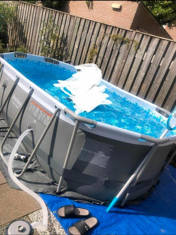 Ovaal zwembad met zoutwatersysteem en stofzuiger, Tuin en Terras, Zwembaden, Zo goed als nieuw, Ophalen