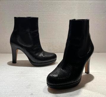 Clarks design hoge hakken pumps zwart ‘ slangen leer ‘ 39 beschikbaar voor biedingen