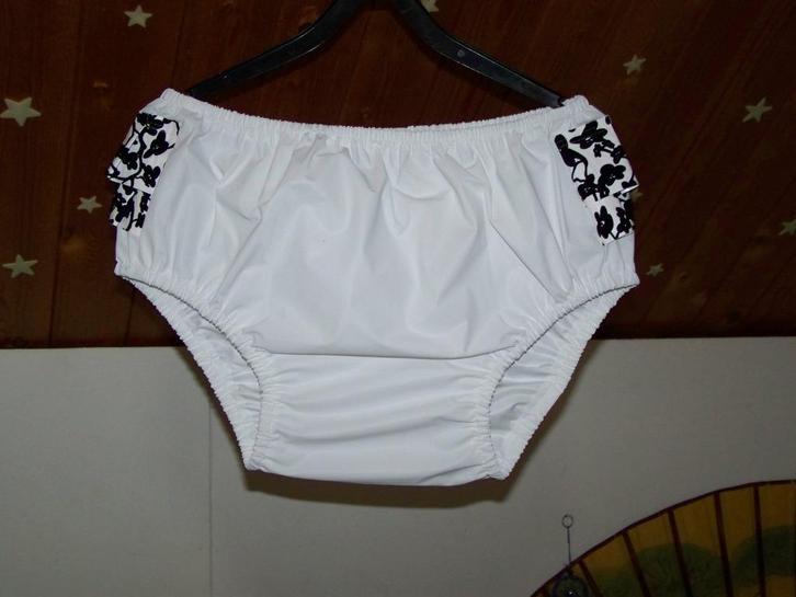 plastic broek met plastic /stof kantjes maat S plus., Diversen, Verpleegmiddelen, Nieuw, Verzenden