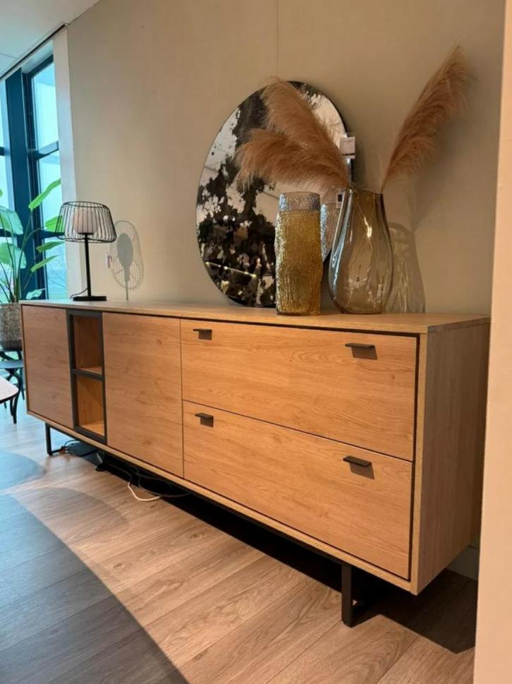 Dressoir Helsinki XOOON, Huis en Inrichting, Kasten | Dressoirs, Zo goed als nieuw, Minder dan 50 cm, 25 tot 50 cm, Met lade(s)