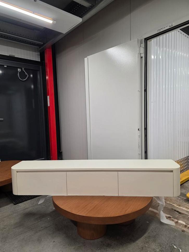 Zwevend TV meubel gebroken wit - 180/240cm, Huis en Inrichting, Kasten | Televisiemeubels, Zo goed als nieuw, Minder dan 100 cm